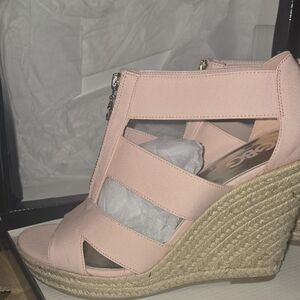 Isabella By BGB Los Angeles Pink Wedges for Effortless Elegance
